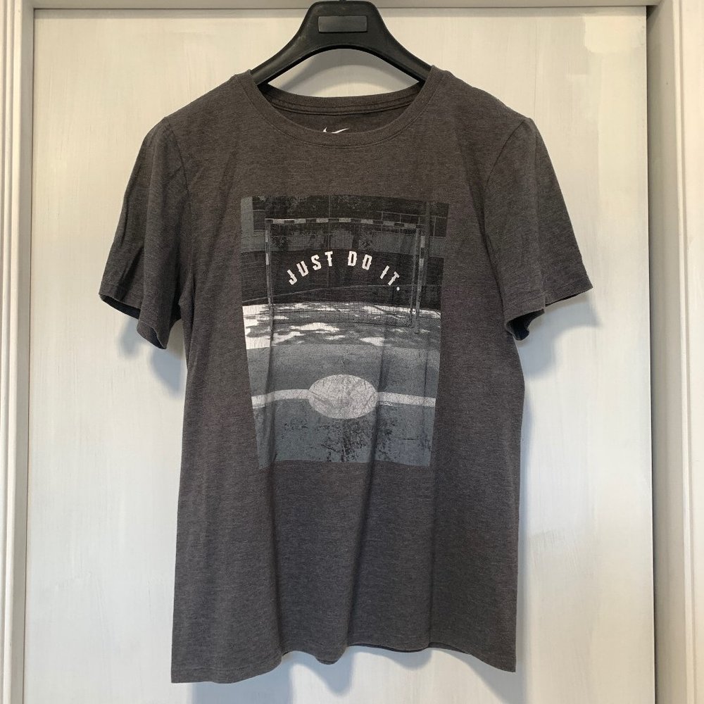 The Nike Tee Goal Graphic Just Do It - S